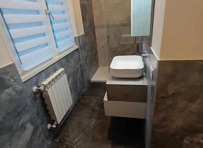 Dafni Nuovo Accogliente Funzionale In Centro Paese Appartement Dervio