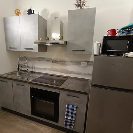 Dafni Nuovo Accogliente Funzionale In Centro Paese 公寓 *