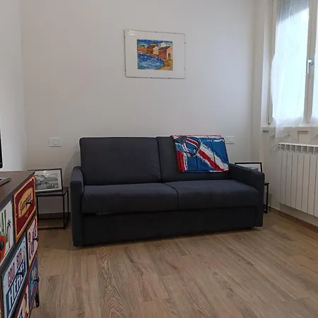 Dafni Nuovo Accogliente Funzionale In Centro Paese 아파트 데르비오