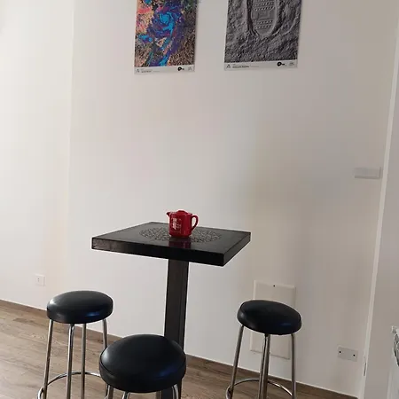 Dafni Nuovo Accogliente Funzionale In Centro Paese Apartament