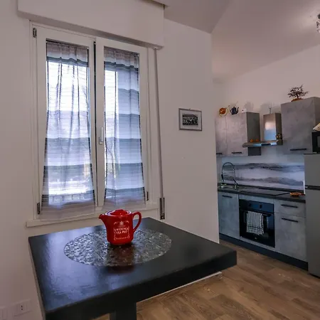 Dafni Nuovo Accogliente Funzionale In Centro Paese Apartament