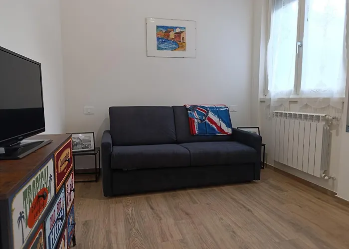 Dafni Nuovo Accogliente Funzionale In Centro Paese Апартаменты Дервио